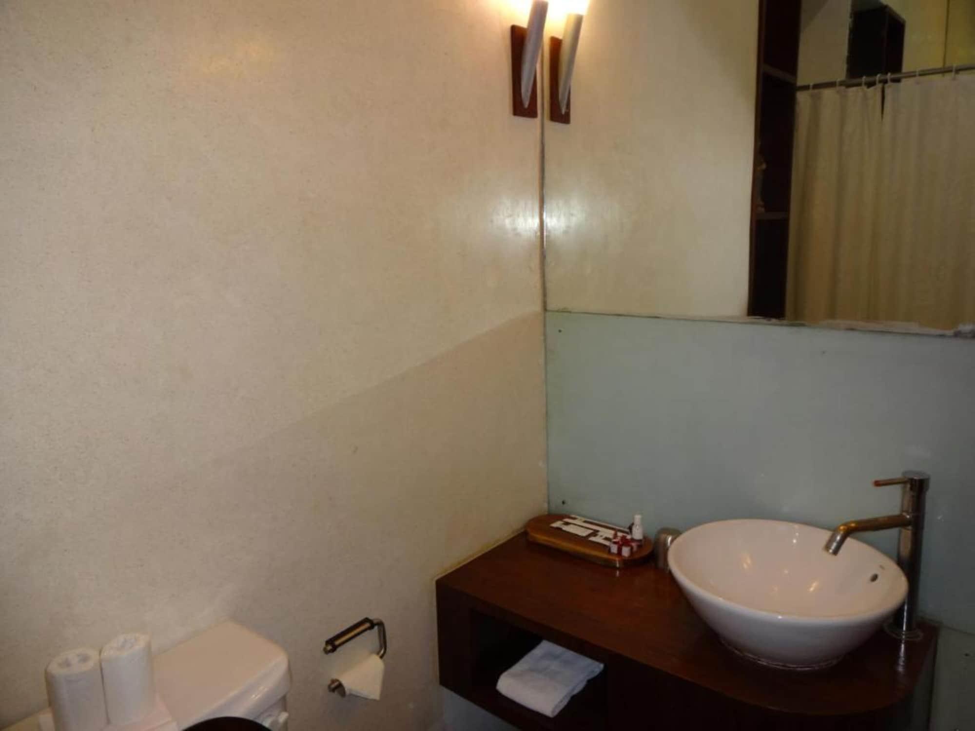 Le Dupleix Hotel Pondicherry Exterior photo